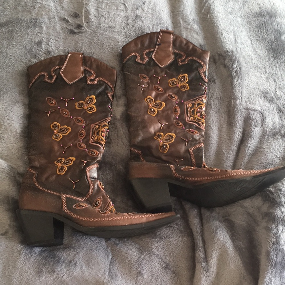 Very ornate cowboy style boots